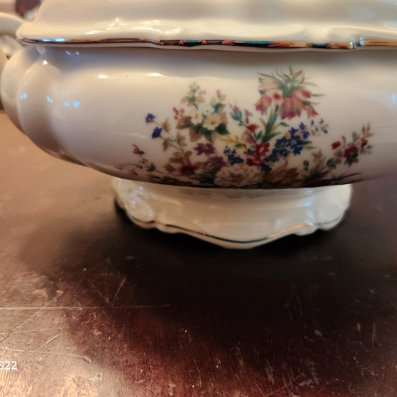 Crown Bavaria Germany Bouquet Footed Covered Dish- Floral  W/Silver Trim. No Cra - Picture 2 of 5